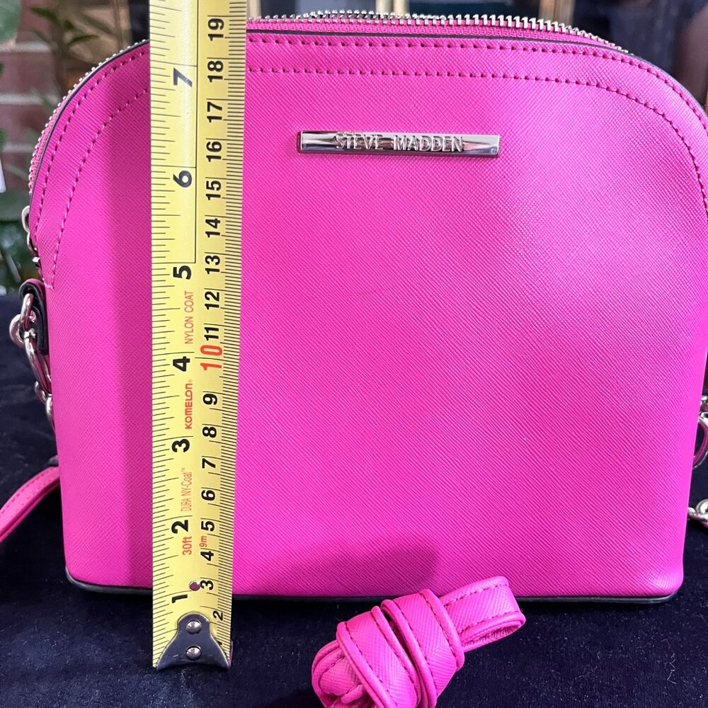 Hot pink Steve Madden crossbody with silver chain link accents, like new - Picture 3 of 5